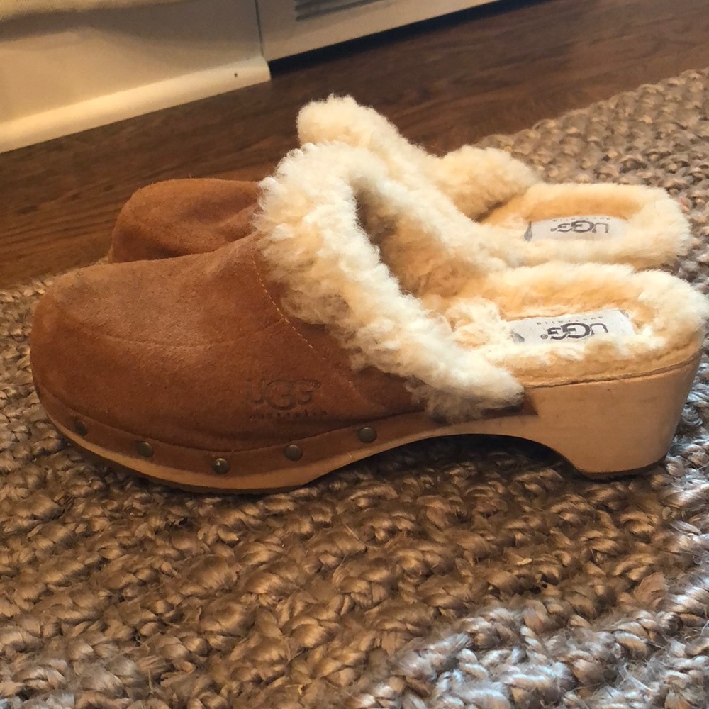 Ugg sheepskin leather nailhead wooden clogs